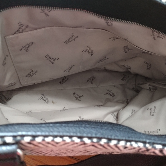 Retired Jewell By Thirty One black and white bag repeated triangle design - Picture 3 of 4